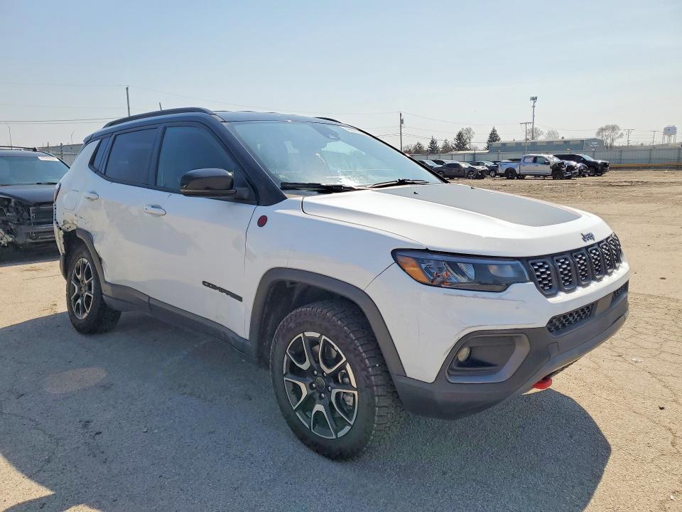 Photo 4 from auction – 2025 JEEP COMPASS with VIN 3C4NJDDN6ST525702