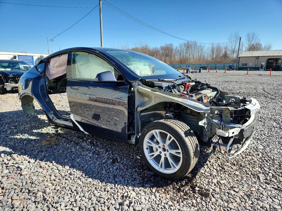 Foto 4 de la subasta – 2022 TESLA MODEL Y con VIN 7SAYGDEE1NA015609