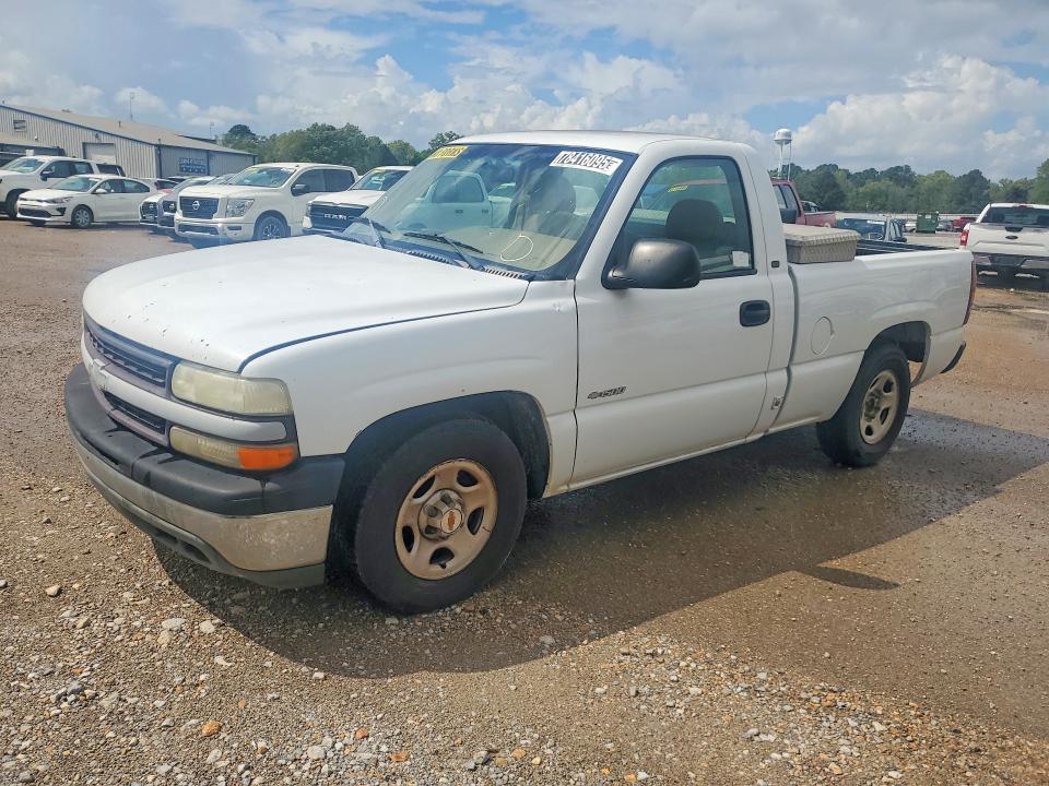 Photo 1 from auction – 2000 CHEVROLET SILVERADO with VIN 1GCEC14W1YZ260416