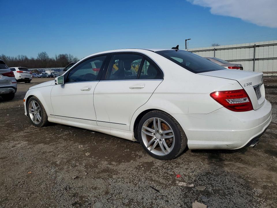 Photo 2 from auction – 2014 MERCEDES-BENZ C with VIN WDDGF8AB8ER317061