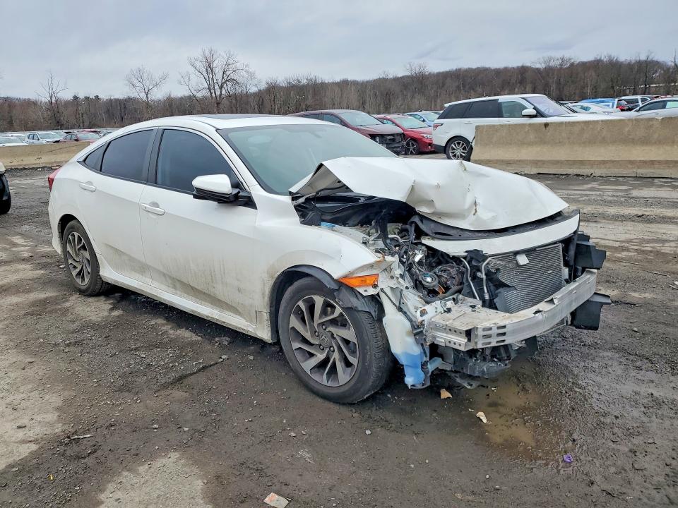 Photo 4 from auction – 2018 HONDA CIVIC with VIN 19XFC2F76JE023941