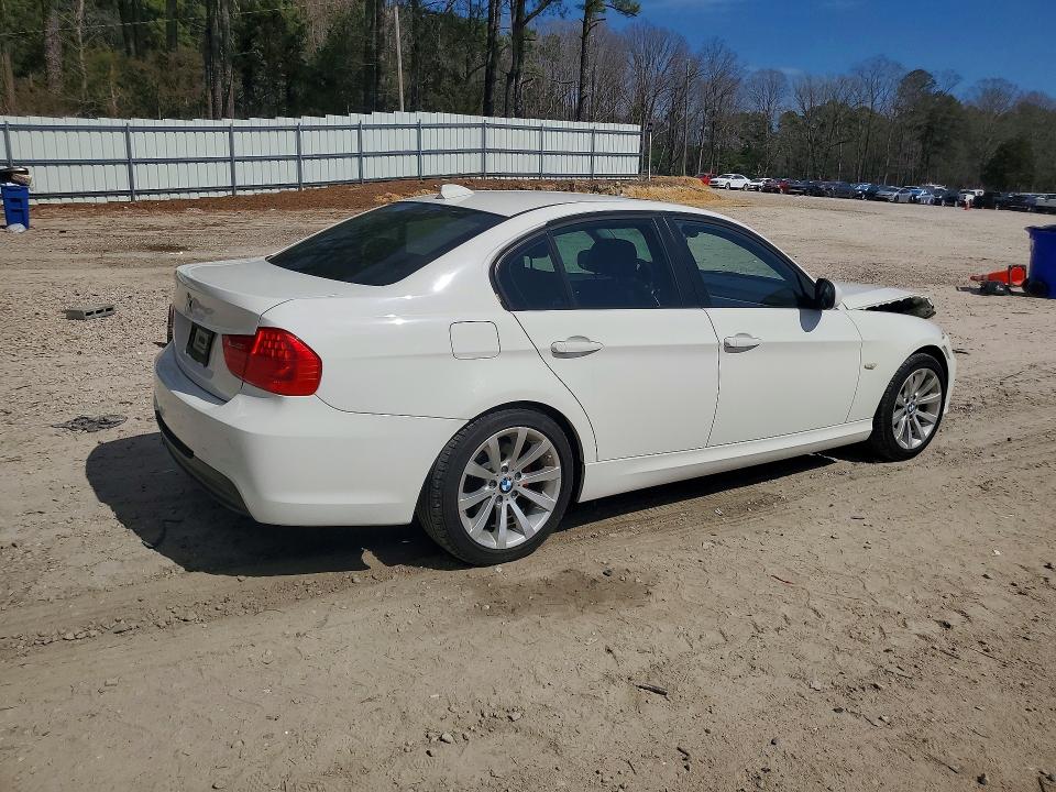Photo 3 from auction – 2011 BMW 328 with VIN WBAPH7C51BE683434