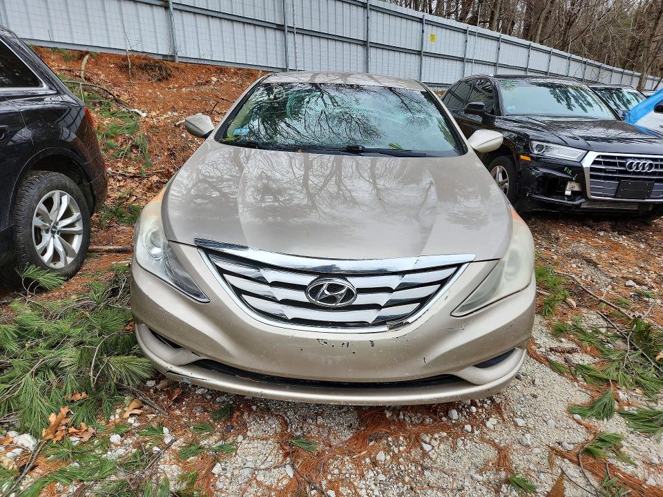 Photo 5 from auction – 2012 HYUNDAI SONATA with VIN 5NPEB4AC7CH321511