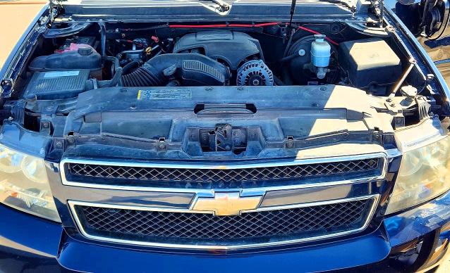 Photo 12 from auction – 2008 CHEVROLET SUBURBAN with VIN 1GNFC16JX8J192743