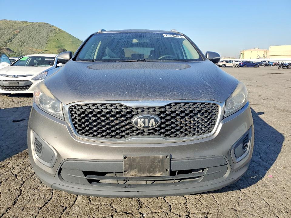 Photo 5 from auction – 2016 KIA SORENTO with VIN 5XYPG4A30GG104227