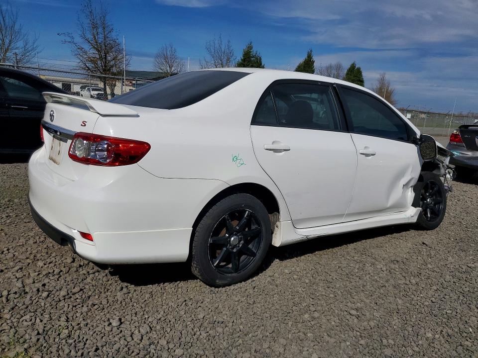 Photo 3 from auction – 2013 TOYOTA COROLLA with VIN 5YFBU4EE6DP176667