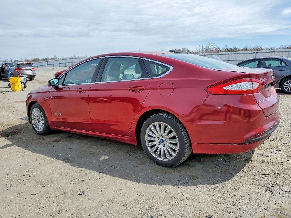 Photo 2 from auction – 2013 FORD FUSION with VIN 3FA6P0LU4DR252740