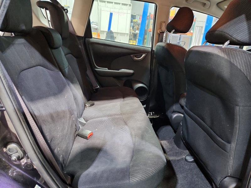 Photo 11 from auction – 2013 HONDA FIT with VIN JHMGE8H61DC068981