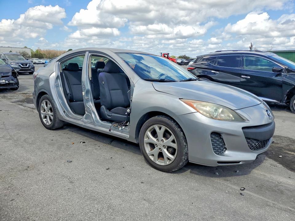 Photo 4 from auction – 2013 MAZDA MAZDA 3 with VIN JM1BL1TFXD1725210
