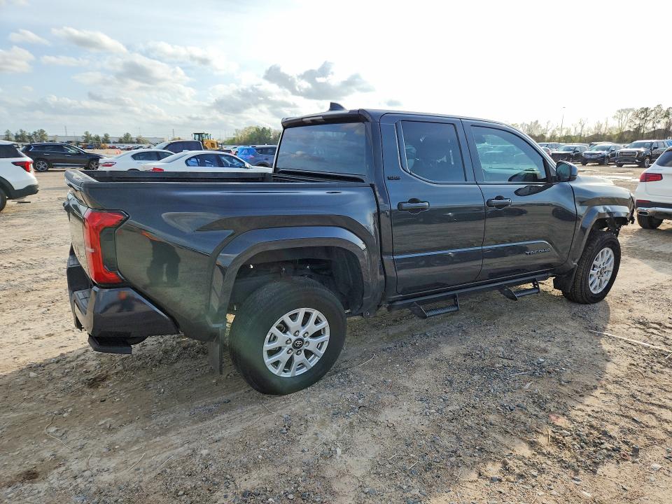 Photo 3 from auction – 2024 TOYOTA TACOMA with VIN 3TMKB5FN2RM014009