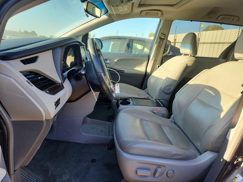 Photo 7 from auction – 2017 TOYOTA SIENNA with VIN 5TDYZ3DC9HS861216