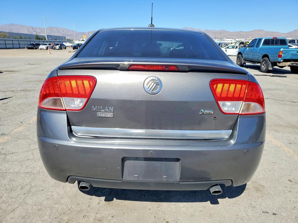 Photo 6 from auction – 2010 MERCURY MILAN with VIN 3MEHM0JG3AR633689