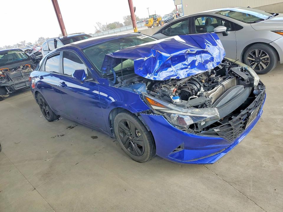 Photo 4 from auction – 2023 HYUNDAI ELANTRA with VIN 5NPLM4AG4PH110809