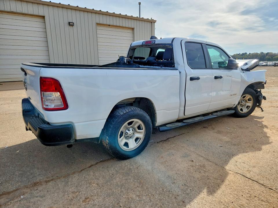 Photo 3 from auction – 2021 RAM 1500 with VIN 1C6RRECT1MN630352
