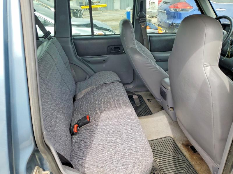 Photo 10 from auction – 1998 JEEP CHEROKEE with VIN 1J4FJ68S9WL236373