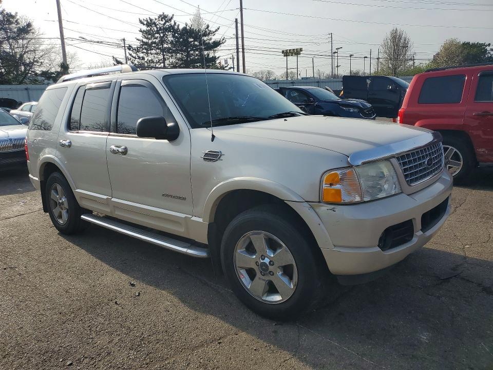 Photo 4 from auction – 2005 FORD EXPLORER with VIN 1FMZU75W75ZA47445
