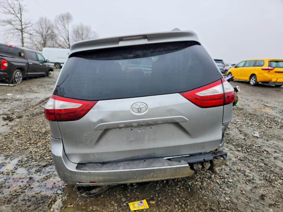 Photo 6 from auction – 2017 TOYOTA SIENNA with VIN 5TDKZ3DC2HS833862