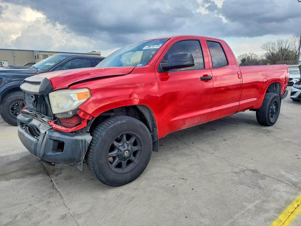TOYOTA TUNDRA 2015 مع رقم تعريف المركبة 5TFTY5F14FX008718 - صورة من المزاد