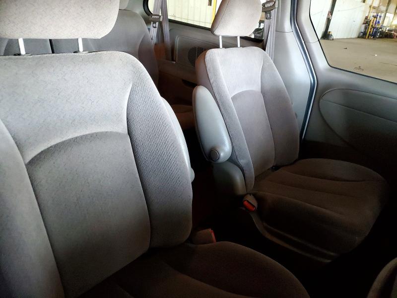 Photo 10 from auction – 2002 DODGE GRAND CARAVAN with VIN 2B4GP74L82R787230