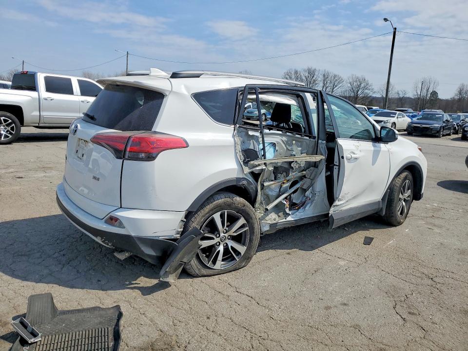 Photo 3 from auction – 2017 TOYOTA RAV4 with VIN 2T3WFREV1HW405342