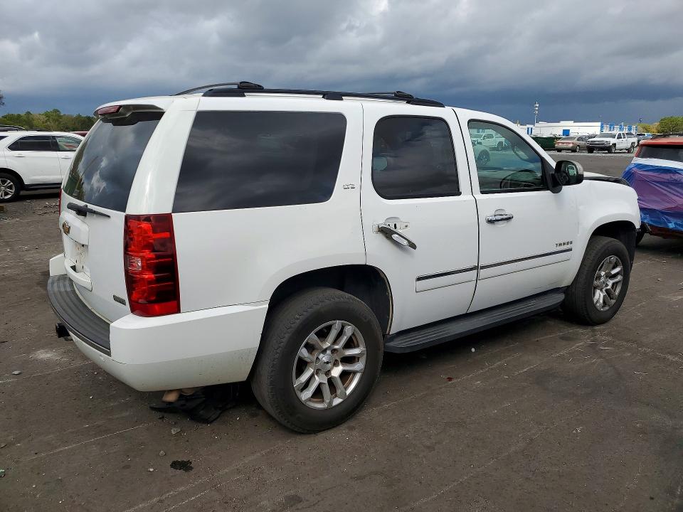 Photo 3 from auction – 2011 CHEVROLET TAHOE with VIN 1GNSCCE07BR186166