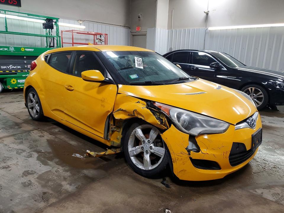 Photo 4 from auction – 2014 HYUNDAI VELOSTER with VIN KMHTC6AD3EU200410