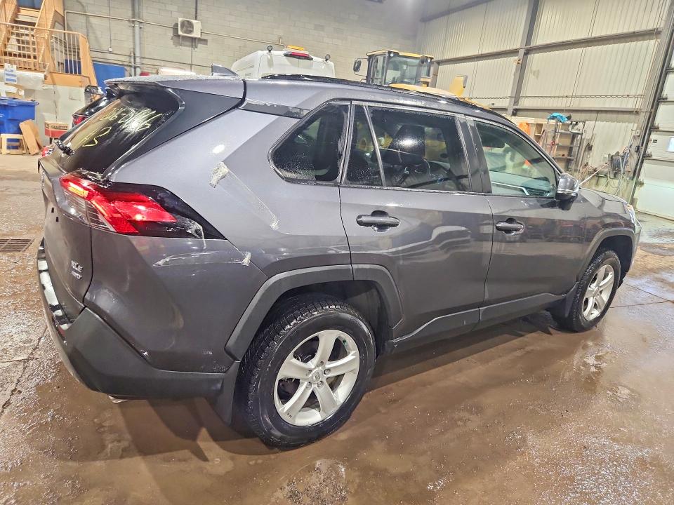 Photo 3 from auction – 2022 TOYOTA RAV4 with VIN 2T3R1RFV7NC281598