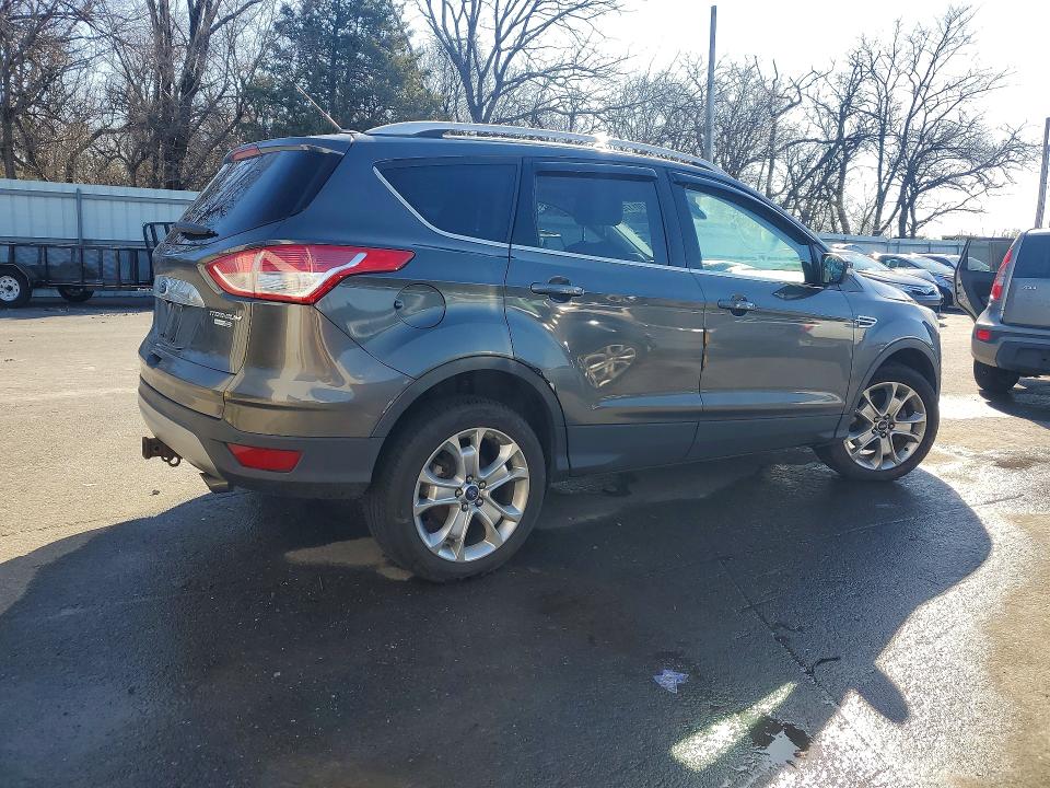 Photo 3 from auction – 2016 FORD ESCAPE with VIN 1FMCU9J96GUA80258