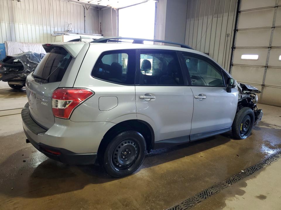 Photo 3 from auction – 2017 SUBARU FORESTER with VIN JF2SJAEC4HH542120