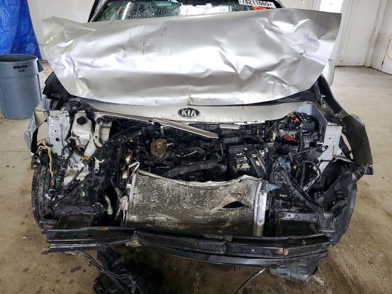 Photo 12 from auction – 2016 KIA SEDONA with VIN KNDMA5C13G6102500