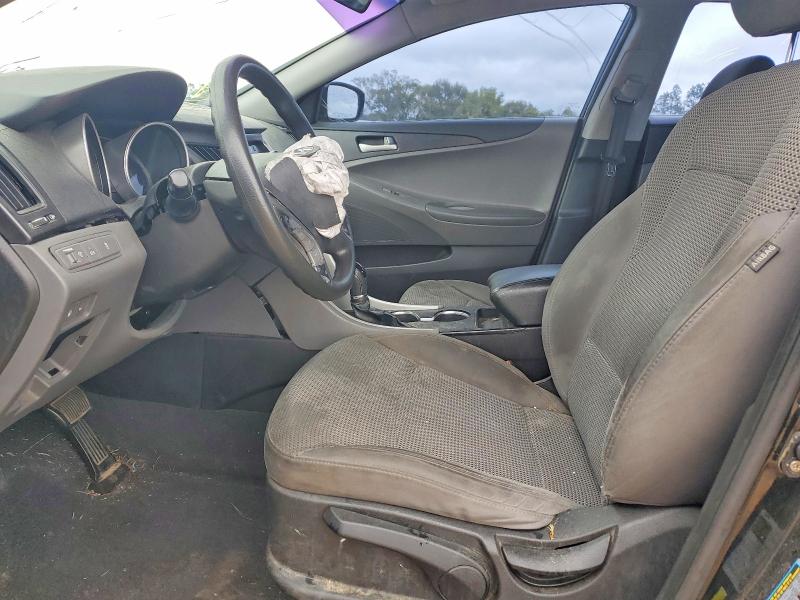 Photo 7 from auction – 2011 HYUNDAI SONATA with VIN 5NPEB4AC2BH178787
