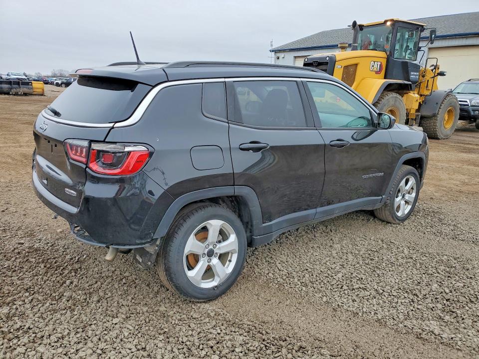 Photo 3 from auction – 2018 JEEP COMPASS with VIN 3C4NJDBB2JT345303