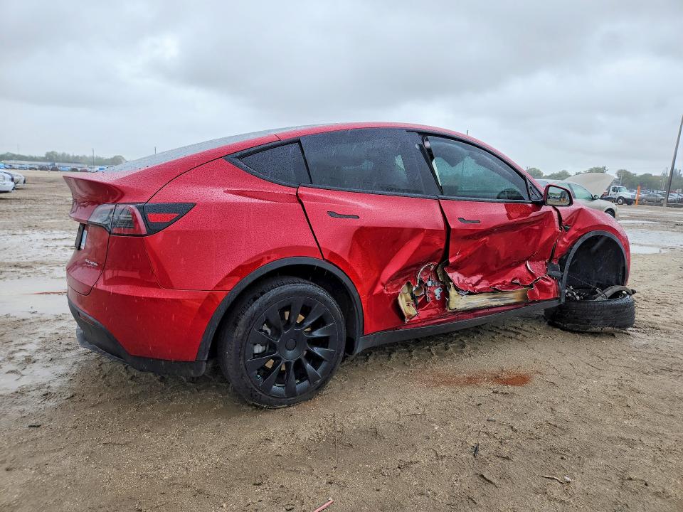 Foto 3 de la subasta – 2023 TESLA MODEL Y con VIN 7SAYGDEE5PA027281