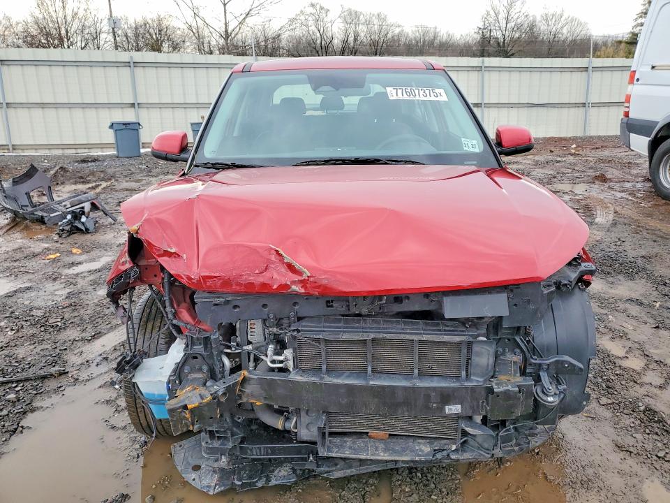 Photo 5 from auction – 2023 HYUNDAI VENUE with VIN KMHRB8A36PU210772