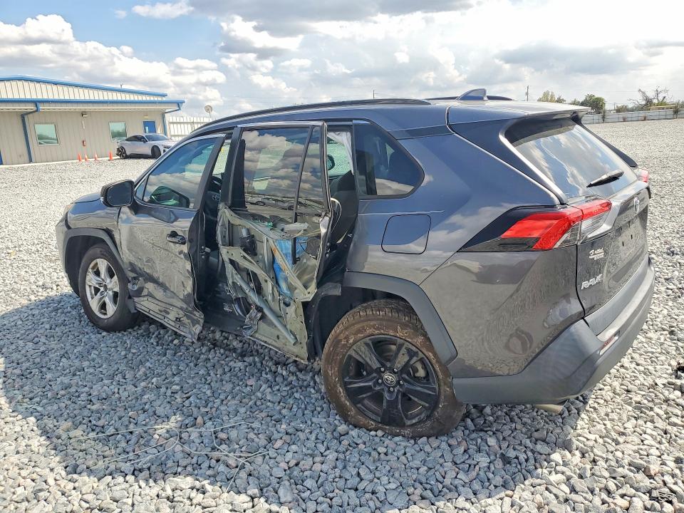 Photo 2 from auction – 2021 TOYOTA RAV4 with VIN 2T3W1RFV2MW145718