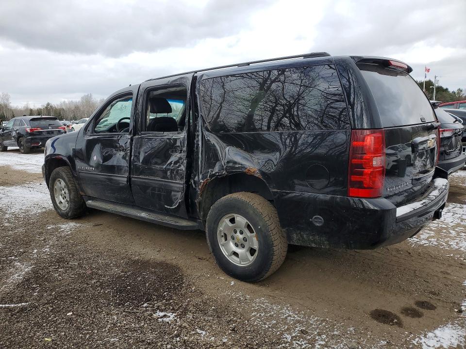 Photo 2 from auction – 2014 CHEVROLET SUBURBAN with VIN 1GNSKHE71ER100822