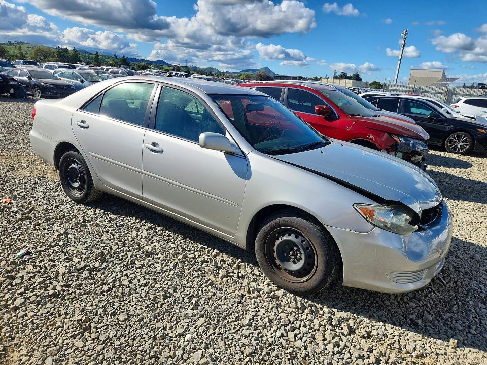 Photo 4 from auction – 2005 TOYOTA CAMRY with VIN 4T1BE32K65U072567