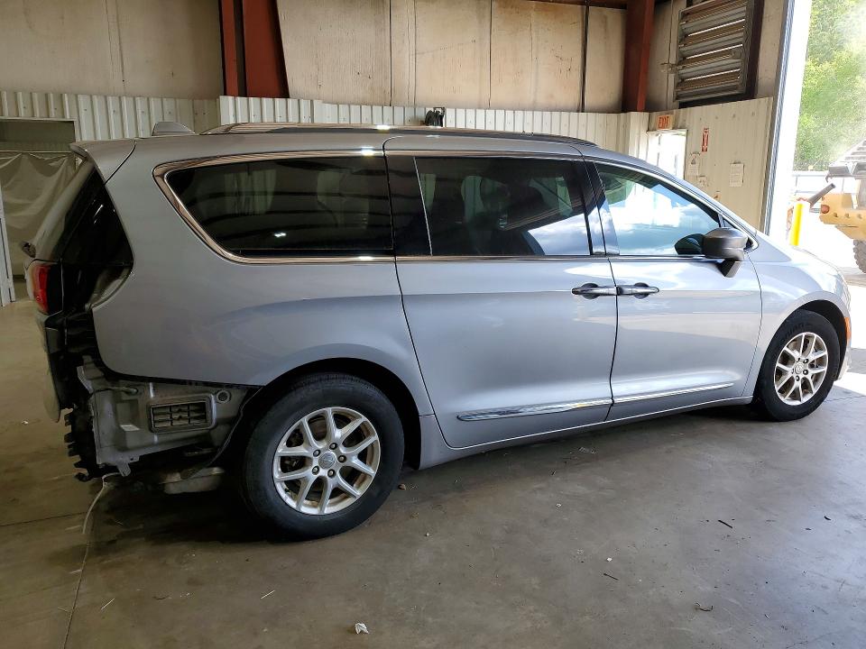 Photo 3 from auction – 2020 CHRYSLER PACIFICA with VIN 2C4RC1BG0LR274176