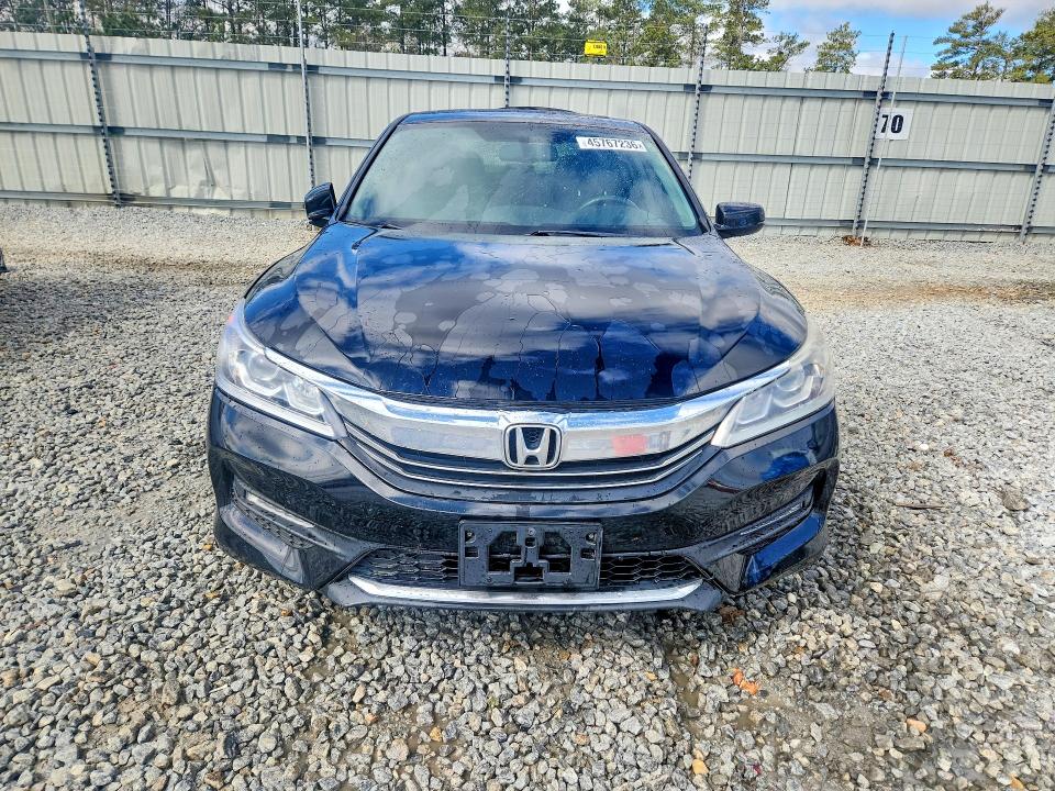 Photo 5 from auction – 2016 HONDA ACCORD with VIN 1HGCR2F85GA159937