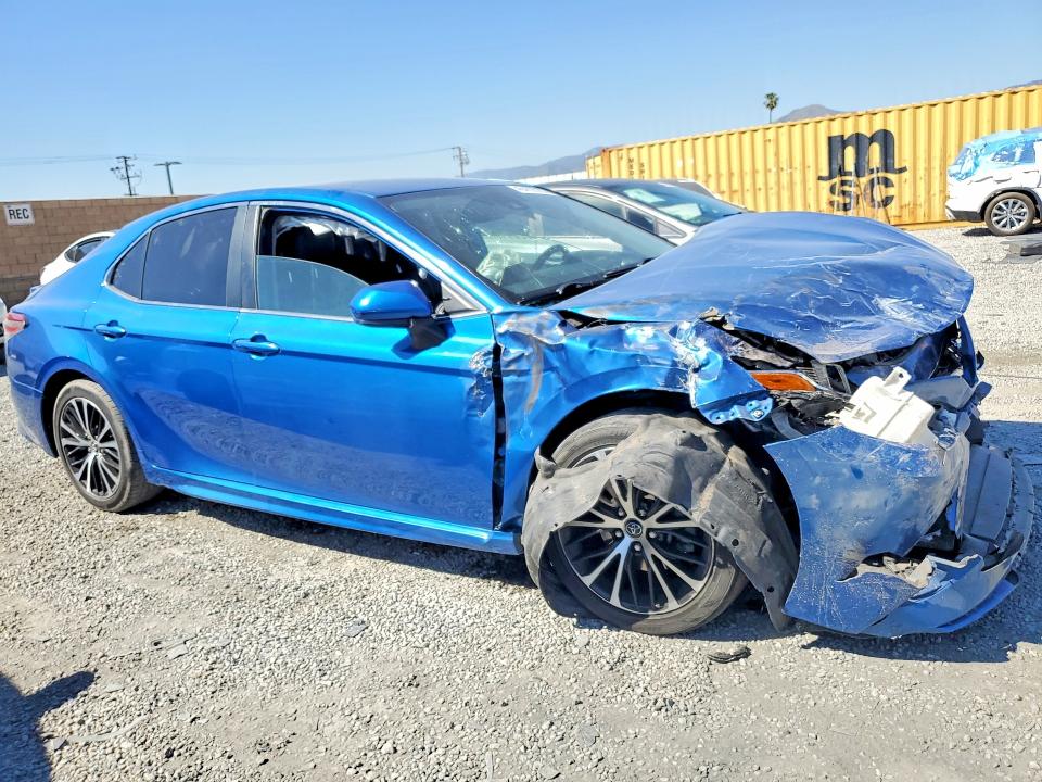 Photo 4 from auction – 2020 TOYOTA CAMRY with VIN 4T1G11AK2LU301282