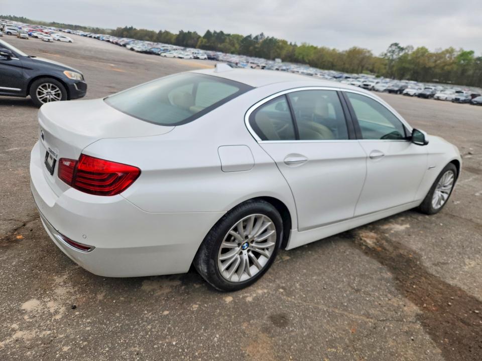 Photo 3 from auction – 2016 BMW 528 with VIN WBA5A5C51GG349710
