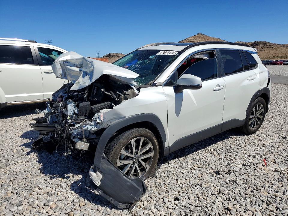 TOYOTA COROLLA CROSS 2022 with VIN 7MUDAAAG0NV007640 - Photo from auction