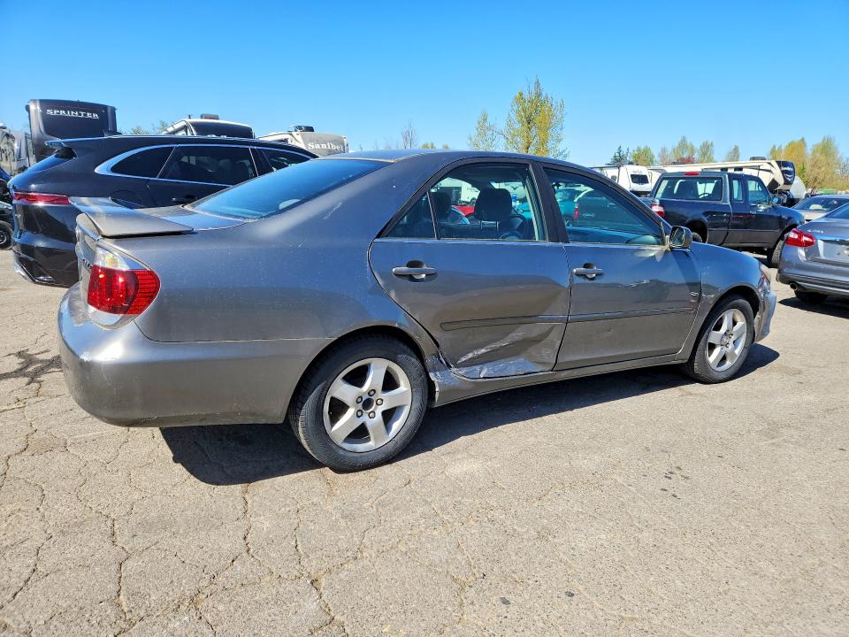 Photo 3 from auction – 2005 TOYOTA CAMRY with VIN JTDBE30K950302178