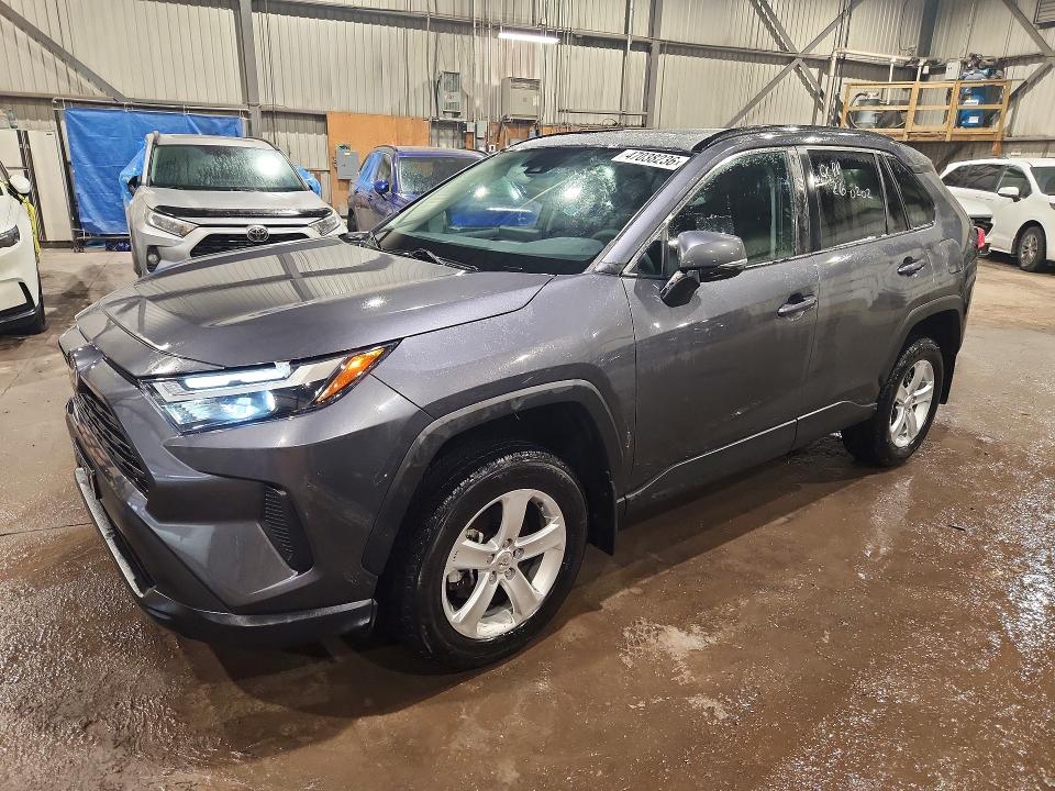Photo 1 from auction – 2022 TOYOTA RAV4 with VIN 2T3R1RFV7NC281598