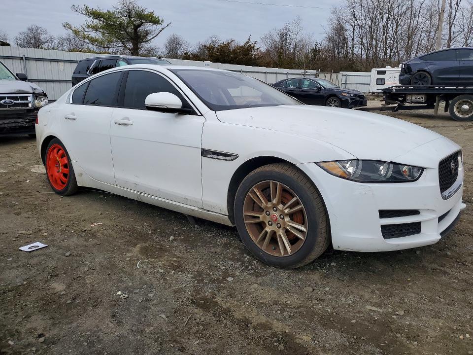 Photo 4 from auction – 2017 JAGUAR XE with VIN SAJAD4BGXHA963084