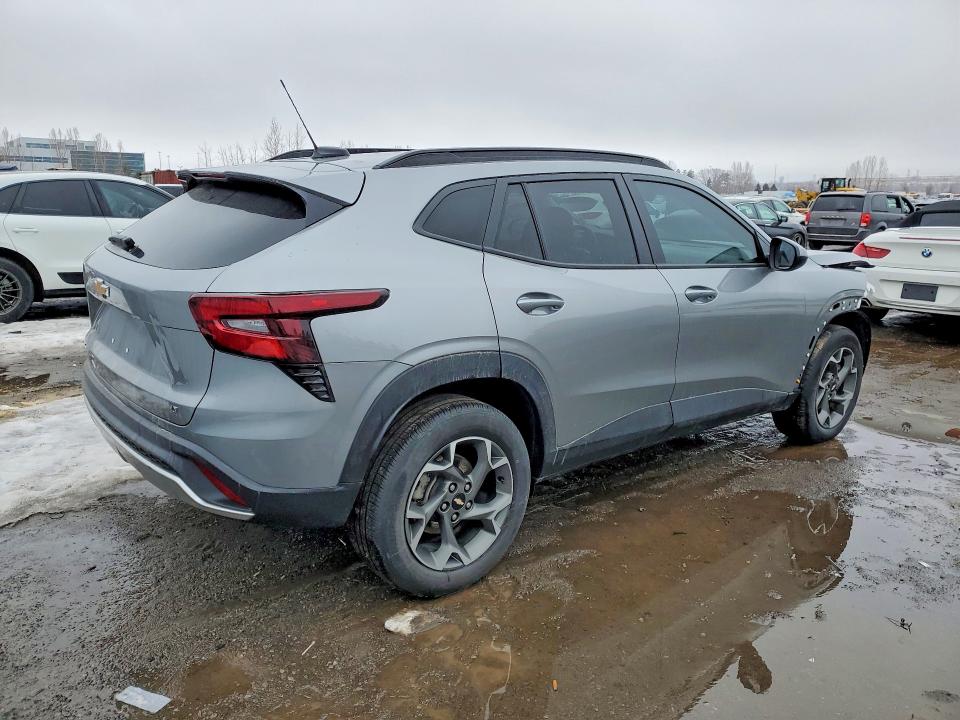 Photo 3 from auction – 2024 CHEVROLET TRAX with VIN KL77LHE28RC023632
