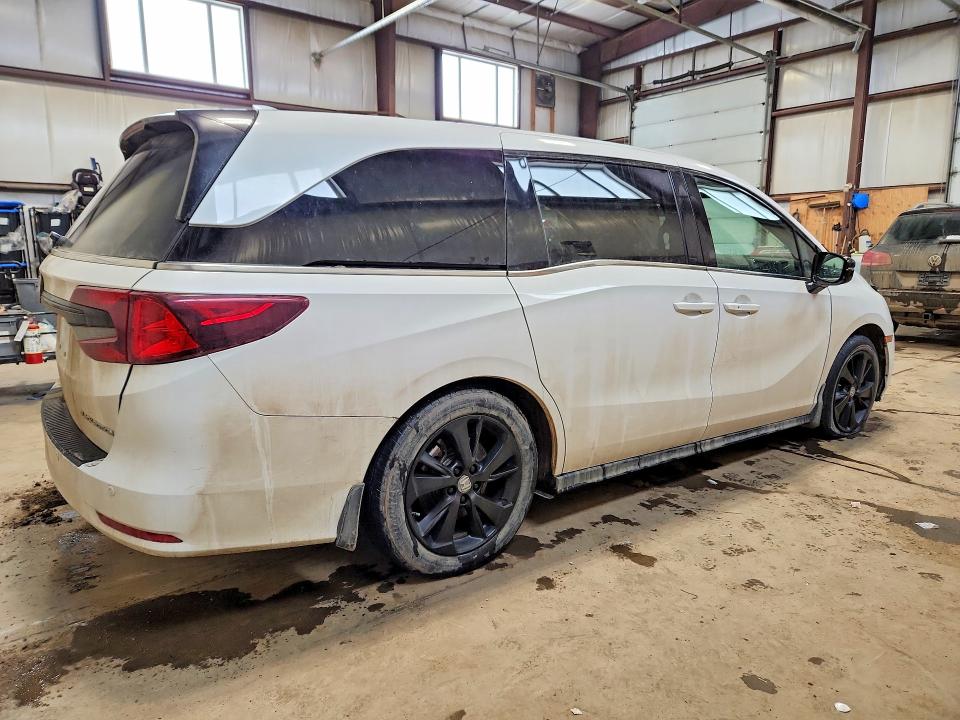Photo 3 from auction – 2023 HONDA ODYSSEY with VIN 5FNRL6H06PB501766