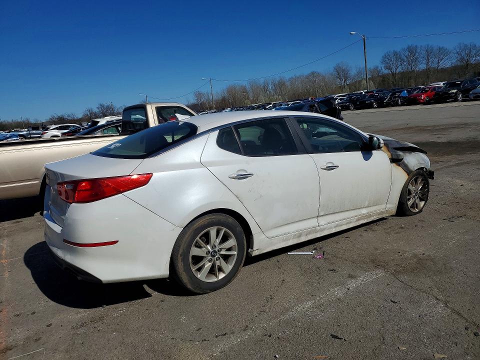 Фото 3 с аукциона – 2015 KIA OPTIMA с VIN KNAGM4A78F5558922