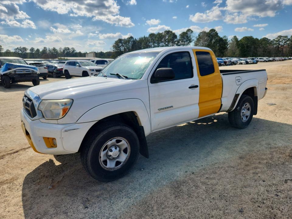 TOYOTA TACOMA 2015 with VIN 5TFTU4GNXFX084564 - Photo from auction