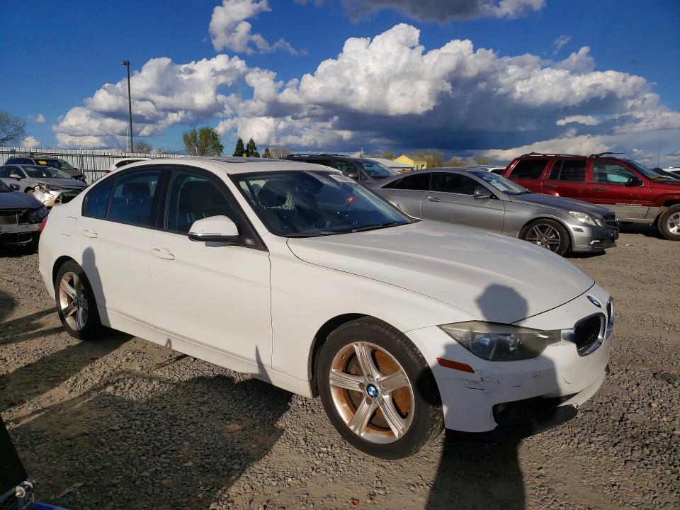 Photo 4 from auction – 2014 BMW 328 with VIN WBA3C1C57EK110716